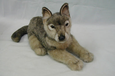 Hansa Creation | Gray Wolf Laying | Grå | ca. 34 cm - Bamsedyra AS