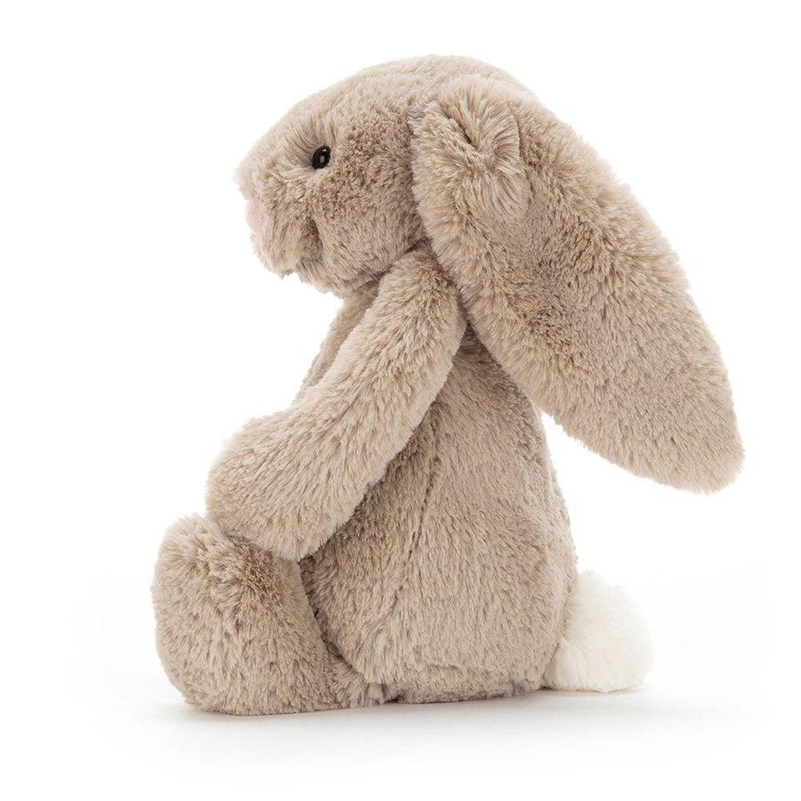 Bashful Beige Bunny fra Jellycat sett fra siden – myk beige pels og rund, klemvennlig kropp