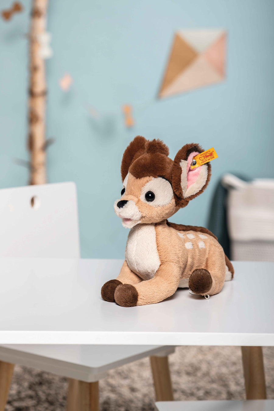 Steiff Bambi rådyr 21 cm i miljøbilde