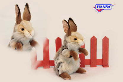 Hansa Creation | Bunny Sitting | Brun/Hvit | 35 cm - Bamsedyra AS
