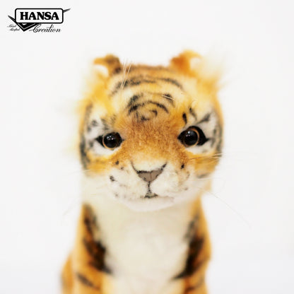 Sumatratigerunge kosedyr 28 cm | Hansa Creation Side View - Bamsedyra AS
