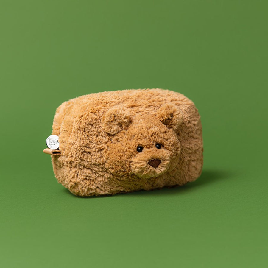 Jellycat Bartholomew Bear Pouch sett fra siden – beige plysj bjørn-pung åpen