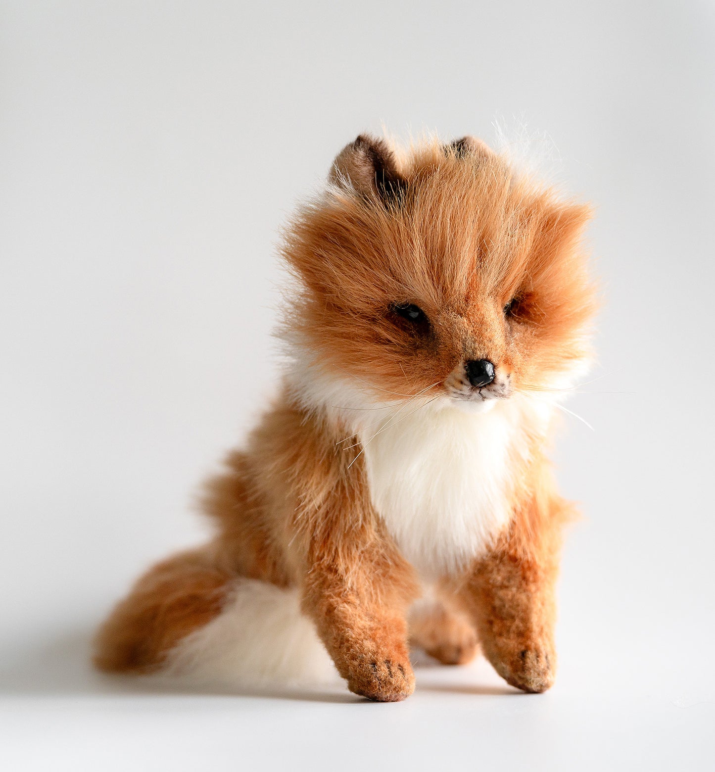 Rev Bamse Sittende 24 cm Hansa Creation - Bamsedyra AS