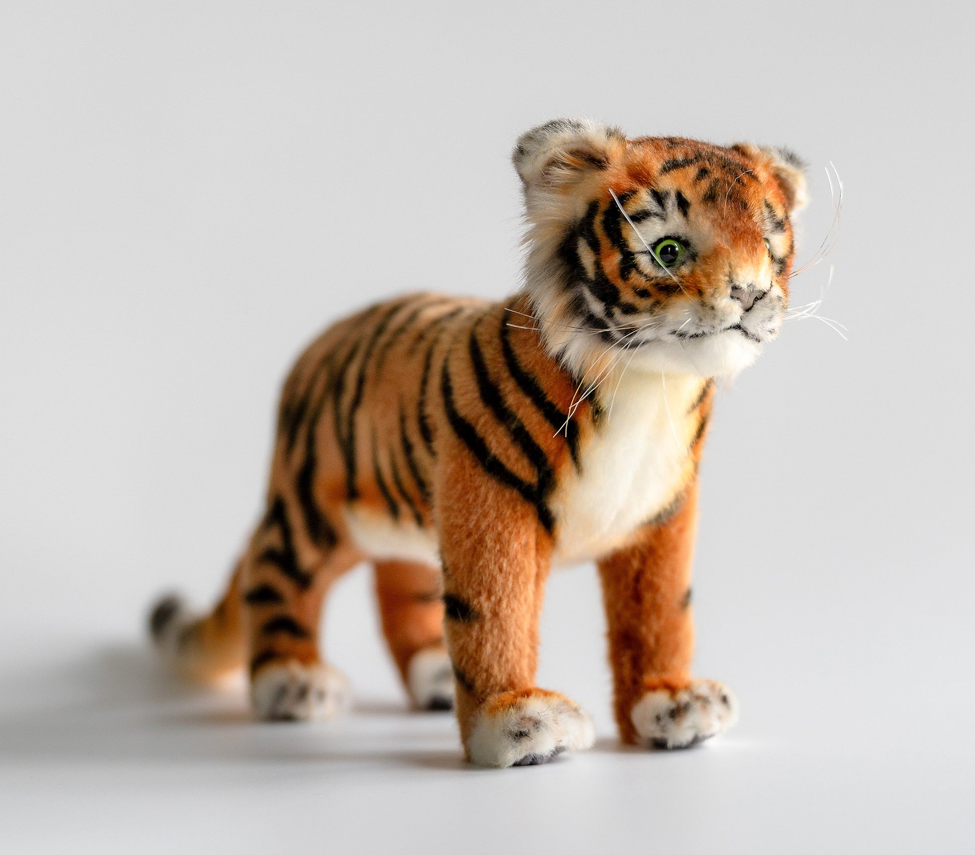 Tiger Bamse Amur Hansa Creation Side View - Bamsedyra AS